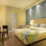 מלון Louloudis Boutique (adults Only) 3*