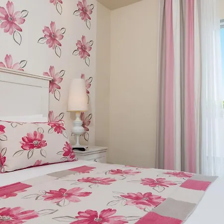Louloudis Boutique (adults Only) Szkála Rahoníu